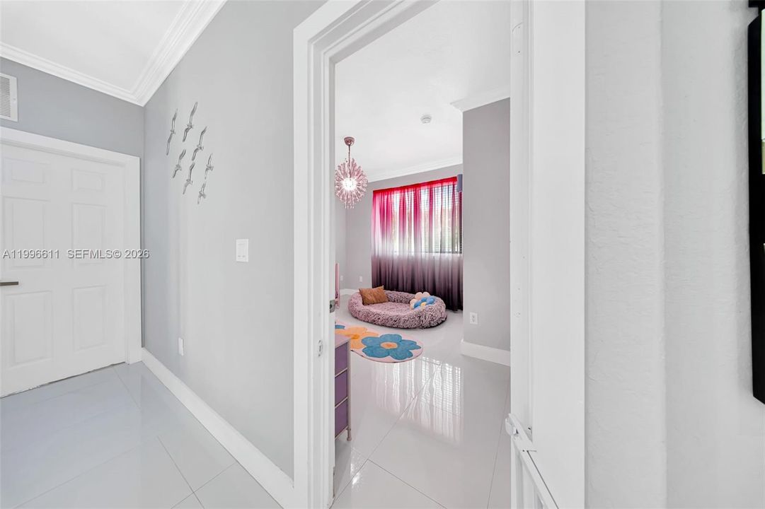 Activo con contrato: $950,000 (4 camas, 3 baños, 2580 Pies cuadrados)