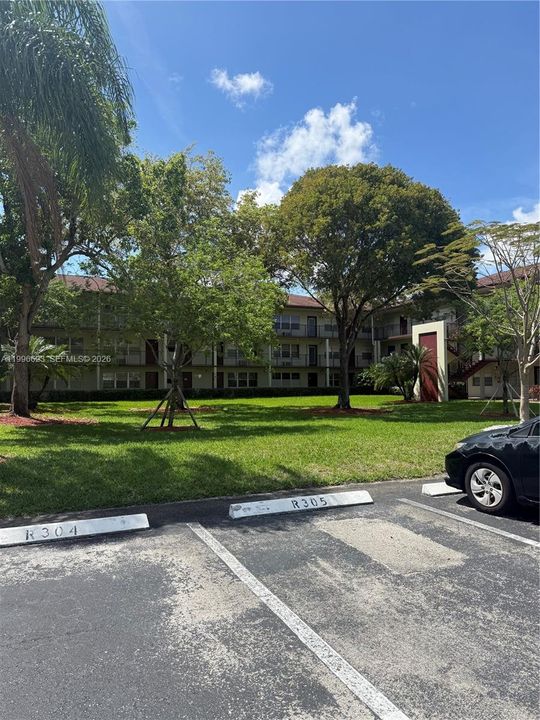 For Sale: $139,900 (2 beds, 1 baths, 954 Square Feet)
