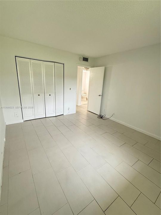 For Sale: $139,900 (2 beds, 1 baths, 954 Square Feet)
