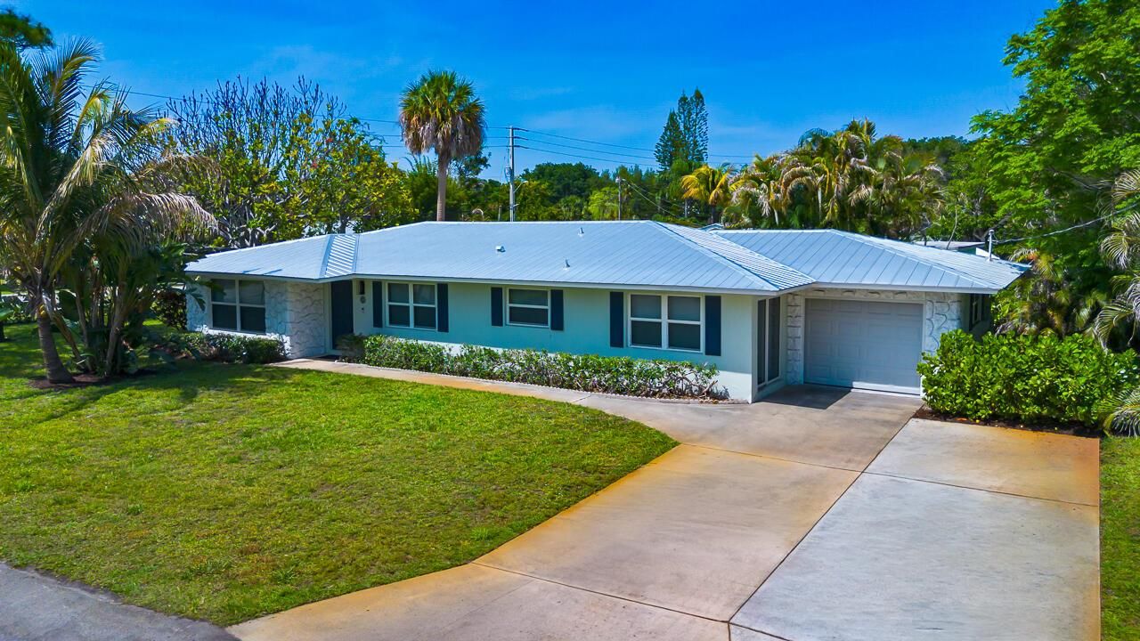381 SE Edgewood Drive-2