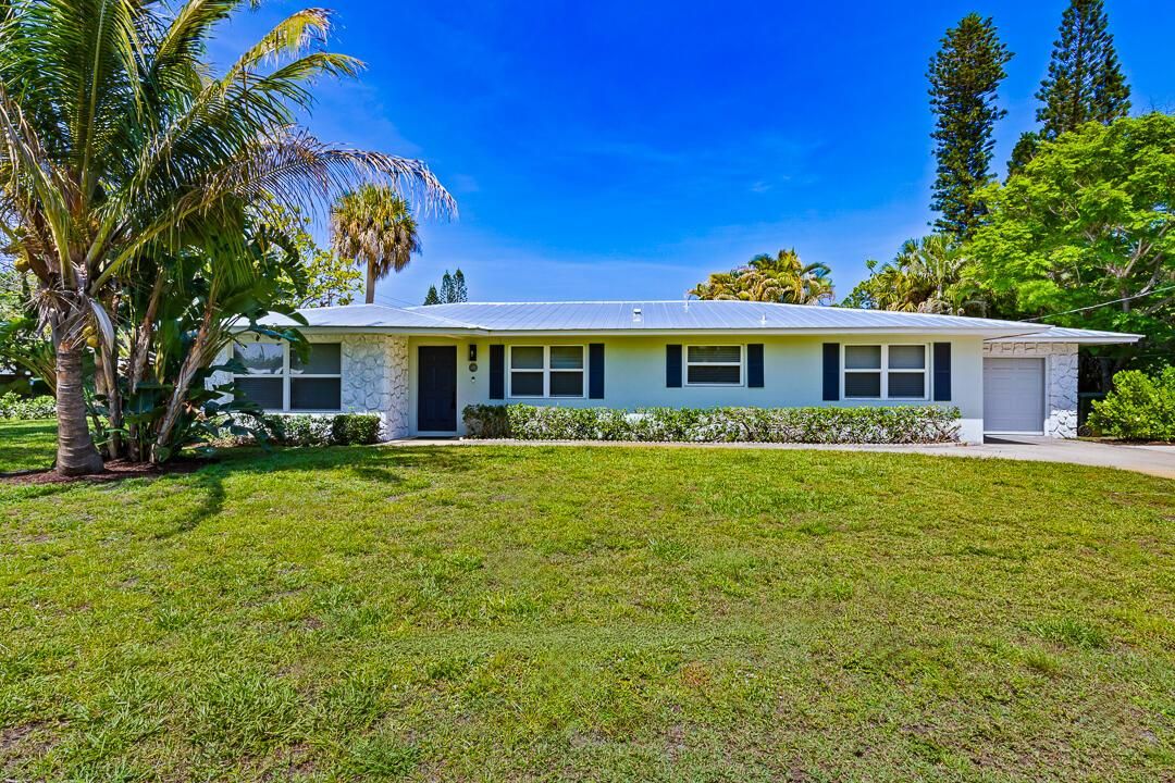 381 SE Edgewood Drive-6