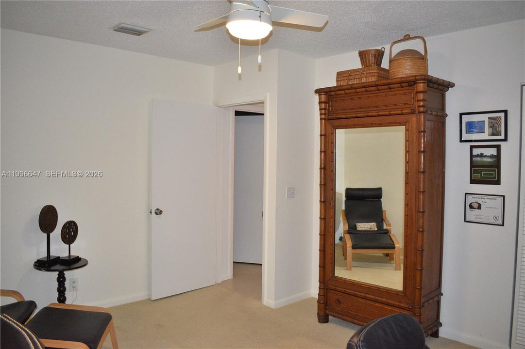 2nd bedroom