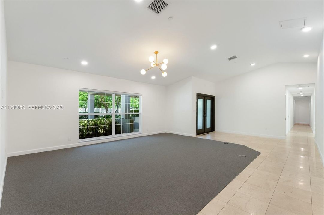 For Sale: $1,995,000 (6 beds, 4 baths, 4459 Square Feet)