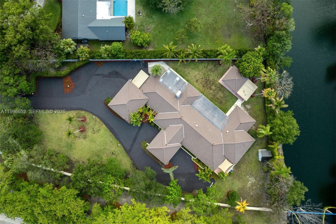 For Sale: $1,995,000 (6 beds, 4 baths, 4459 Square Feet)