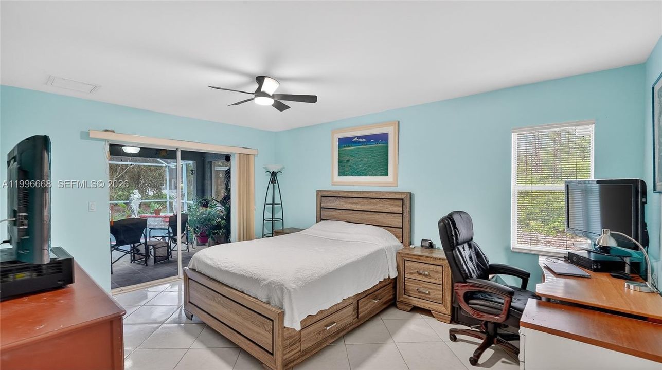 Activo con contrato: $365,000 (3 camas, 2 baños, 1800 Pies cuadrados)