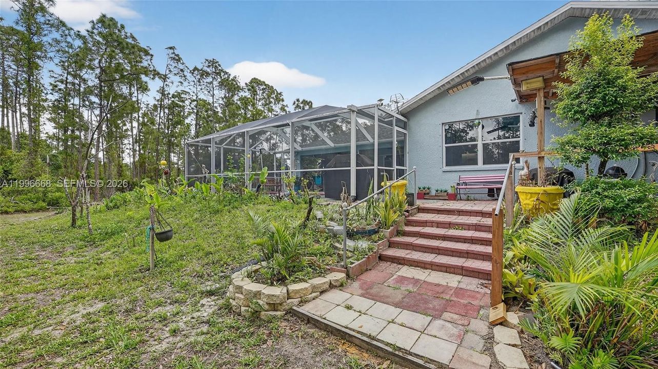 Activo con contrato: $365,000 (3 camas, 2 baños, 1800 Pies cuadrados)