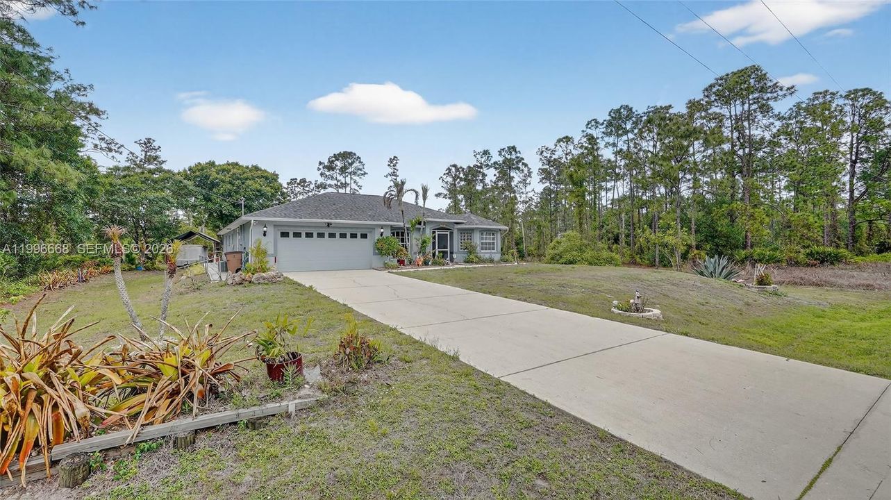 Activo con contrato: $365,000 (3 camas, 2 baños, 1800 Pies cuadrados)