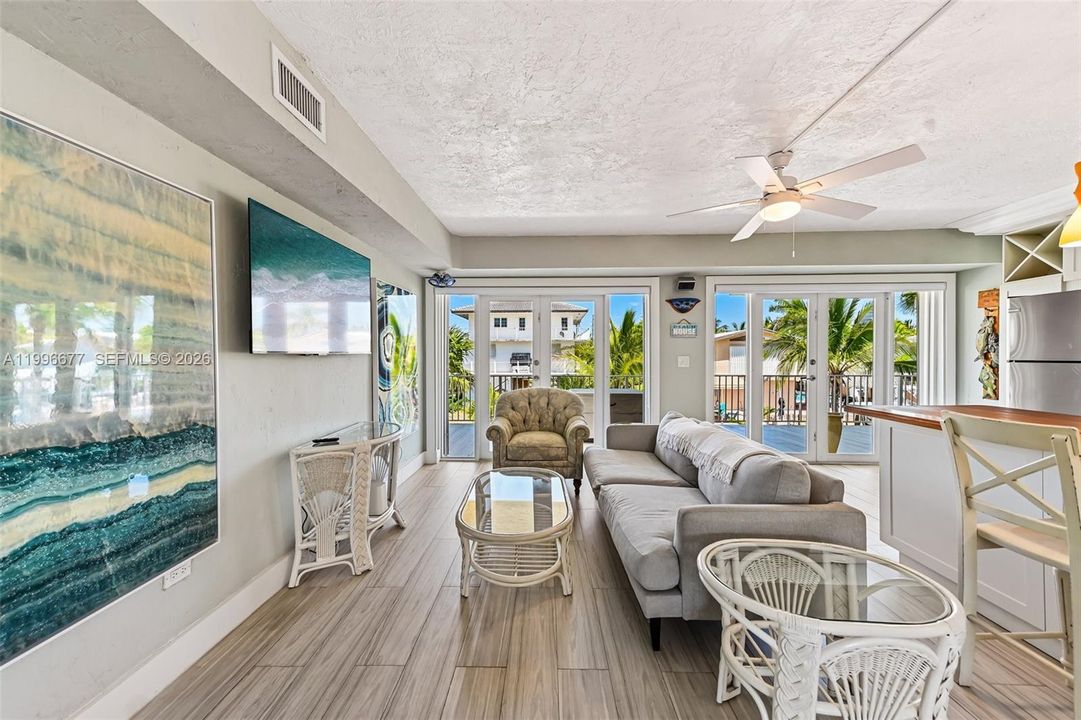 En Venta: $2,290,000 (4 camas, 3 baños, 1500 Pies cuadrados)