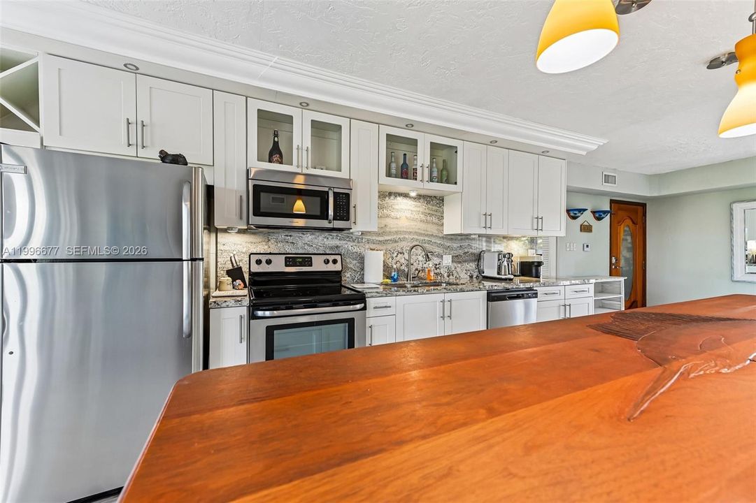 En Venta: $2,290,000 (4 camas, 3 baños, 1500 Pies cuadrados)