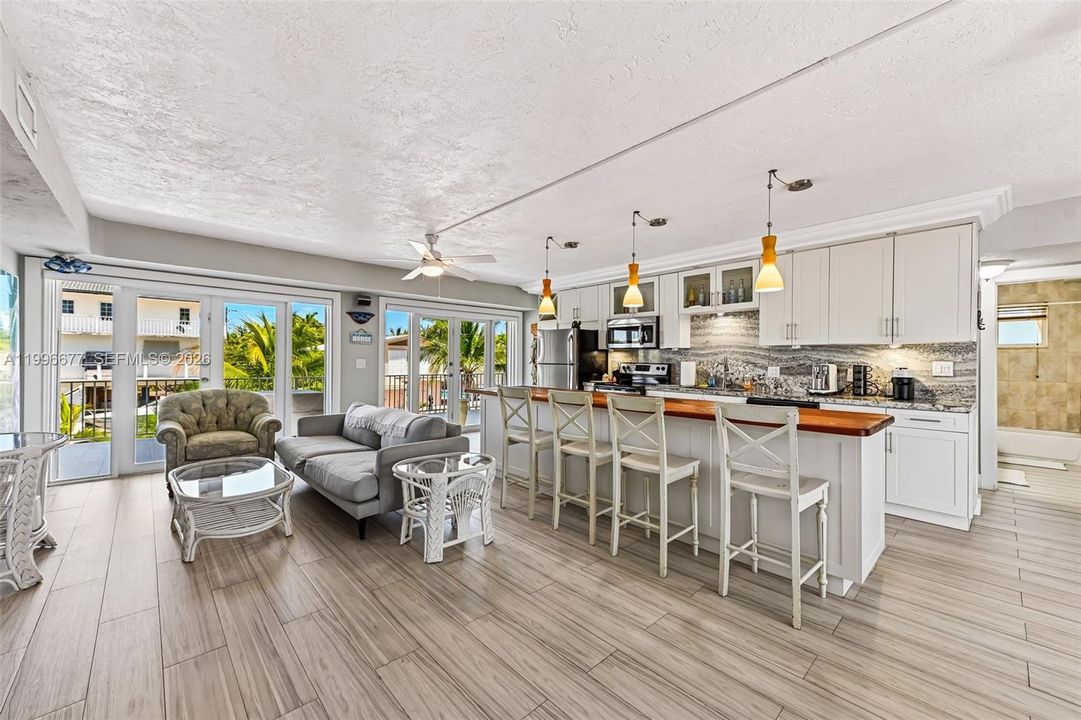 En Venta: $2,290,000 (4 camas, 3 baños, 1500 Pies cuadrados)