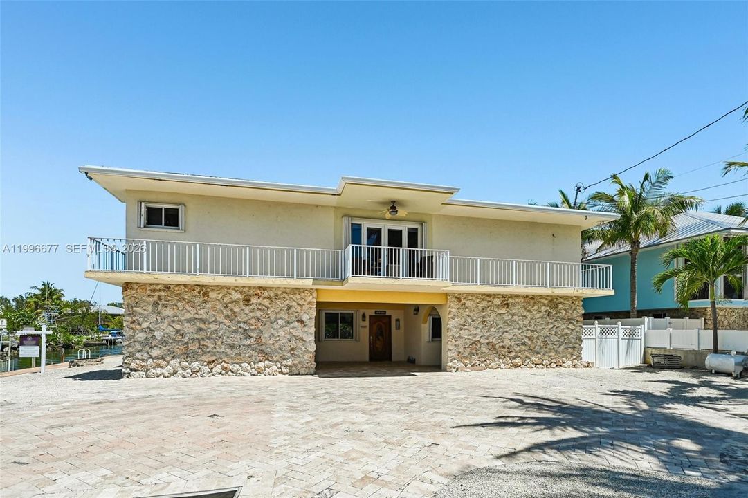 En Venta: $2,290,000 (4 camas, 3 baños, 1500 Pies cuadrados)