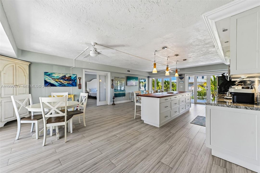 En Venta: $2,290,000 (4 camas, 3 baños, 1500 Pies cuadrados)