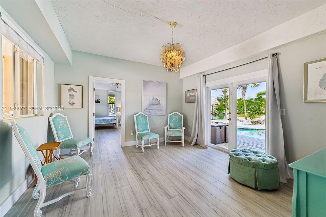 En Venta: $2,290,000 (4 camas, 3 baños, 1500 Pies cuadrados)