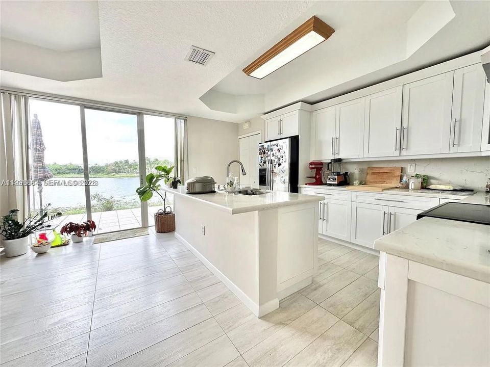 Active With Contract: $2,900 (3 beds, 2 baths, 1528 Square Feet)