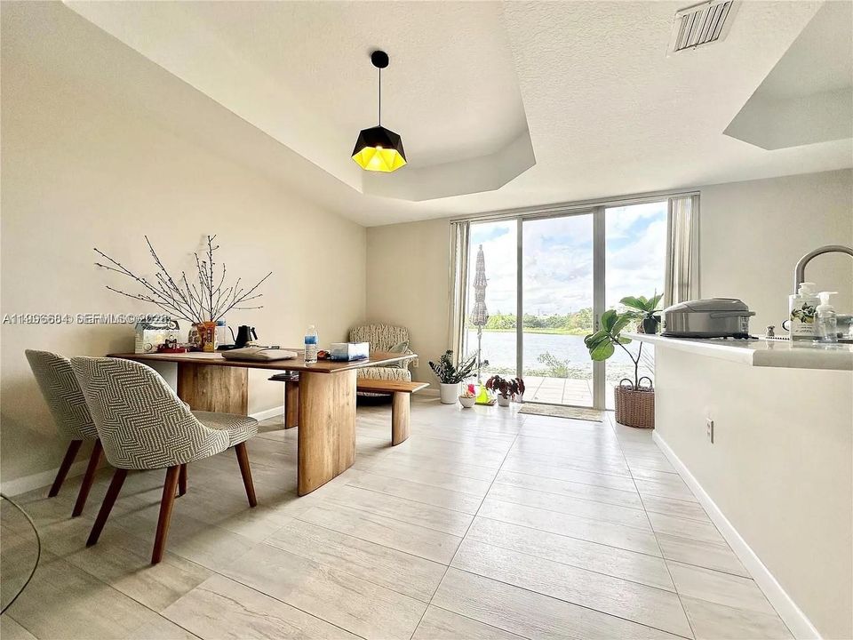 Active With Contract: $2,900 (3 beds, 2 baths, 1528 Square Feet)