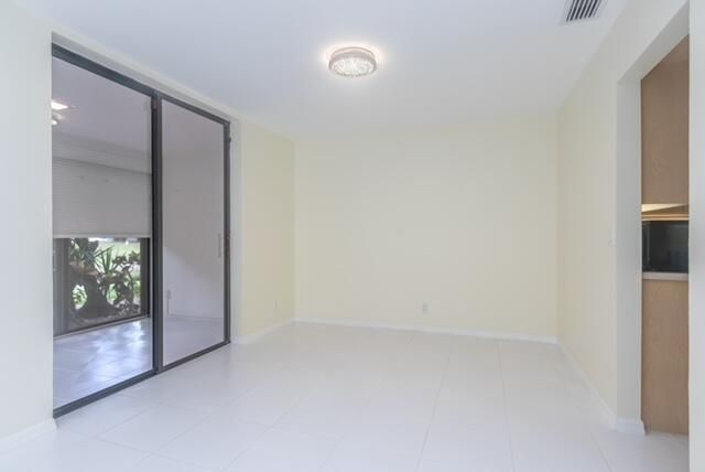 10739 Ladypalm--3