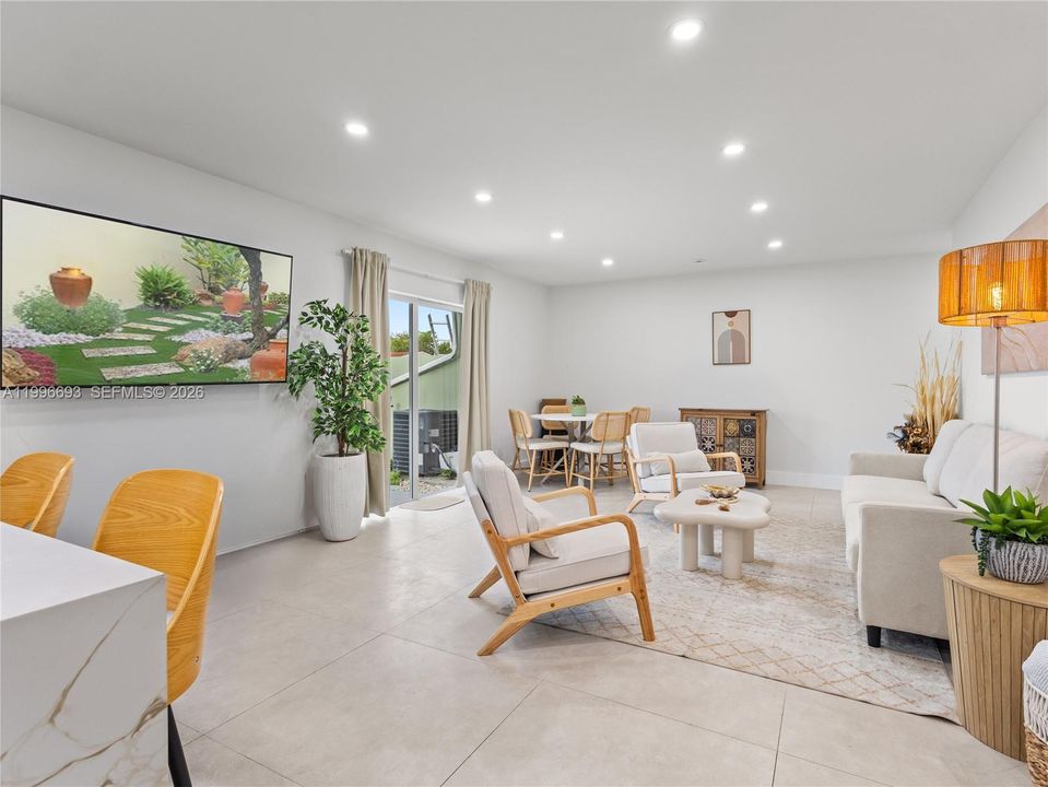En Venta: $498,000 (2 camas, 1 baños, 824 Pies cuadrados)