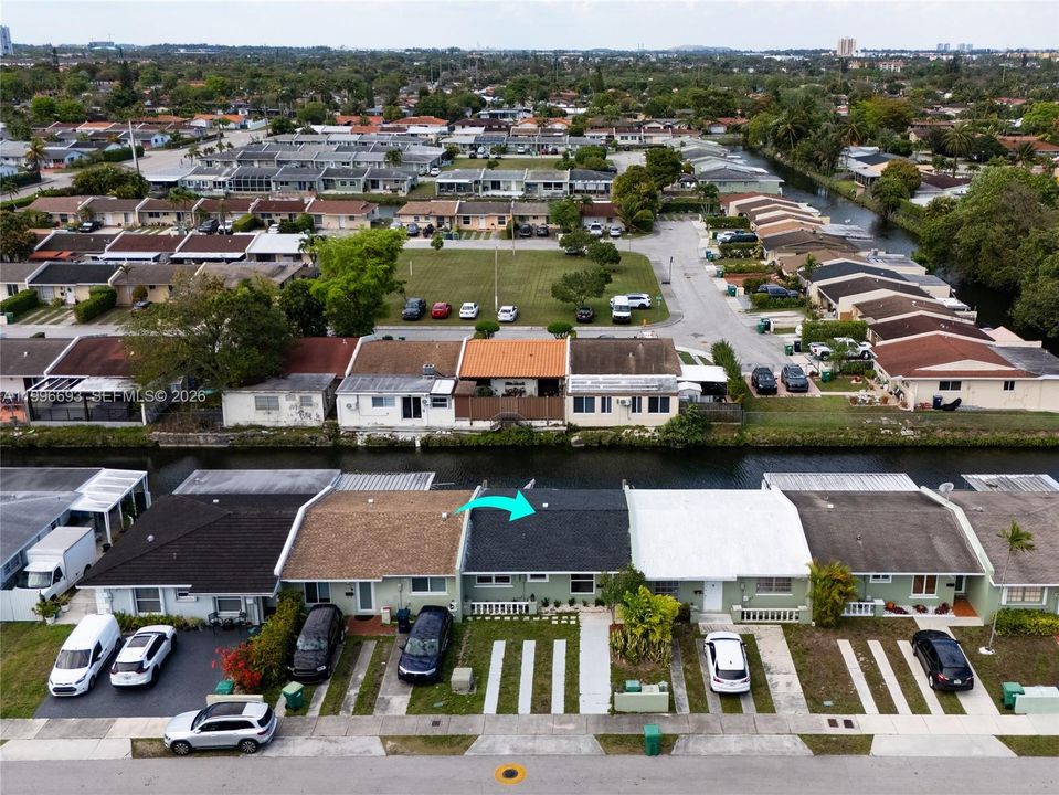 En Venta: $498,000 (2 camas, 1 baños, 824 Pies cuadrados)