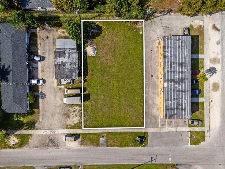 На продажу: $499,000 (0.23 acres)