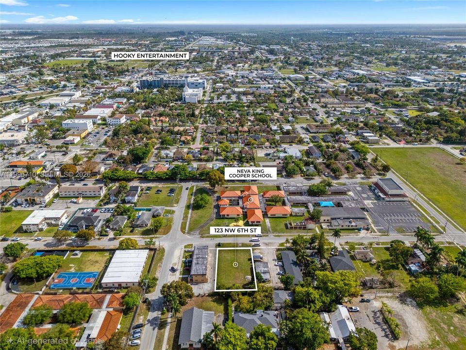 На продажу: $499,000 (0.23 acres)