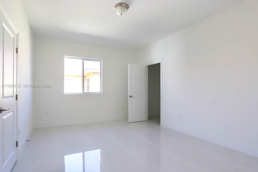 В аренду: $5,000 (5 спален, 4 ванн, 3073 Квадратных фут)