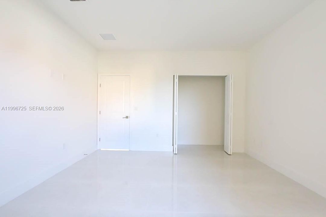 В аренду: $5,000 (5 спален, 4 ванн, 3073 Квадратных фут)