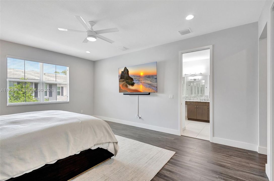 Recently Rented: $5,000 (3 beds, 2 baths, 2144 Square Feet)