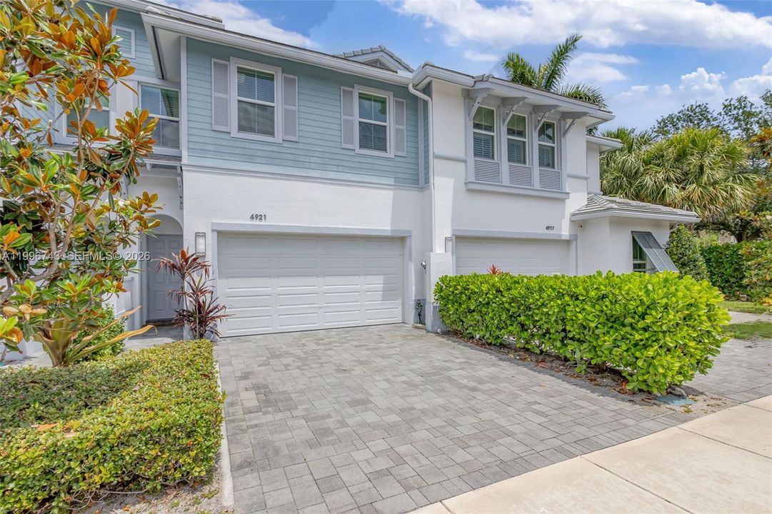 Recently Rented: $5,000 (3 beds, 2 baths, 2144 Square Feet)