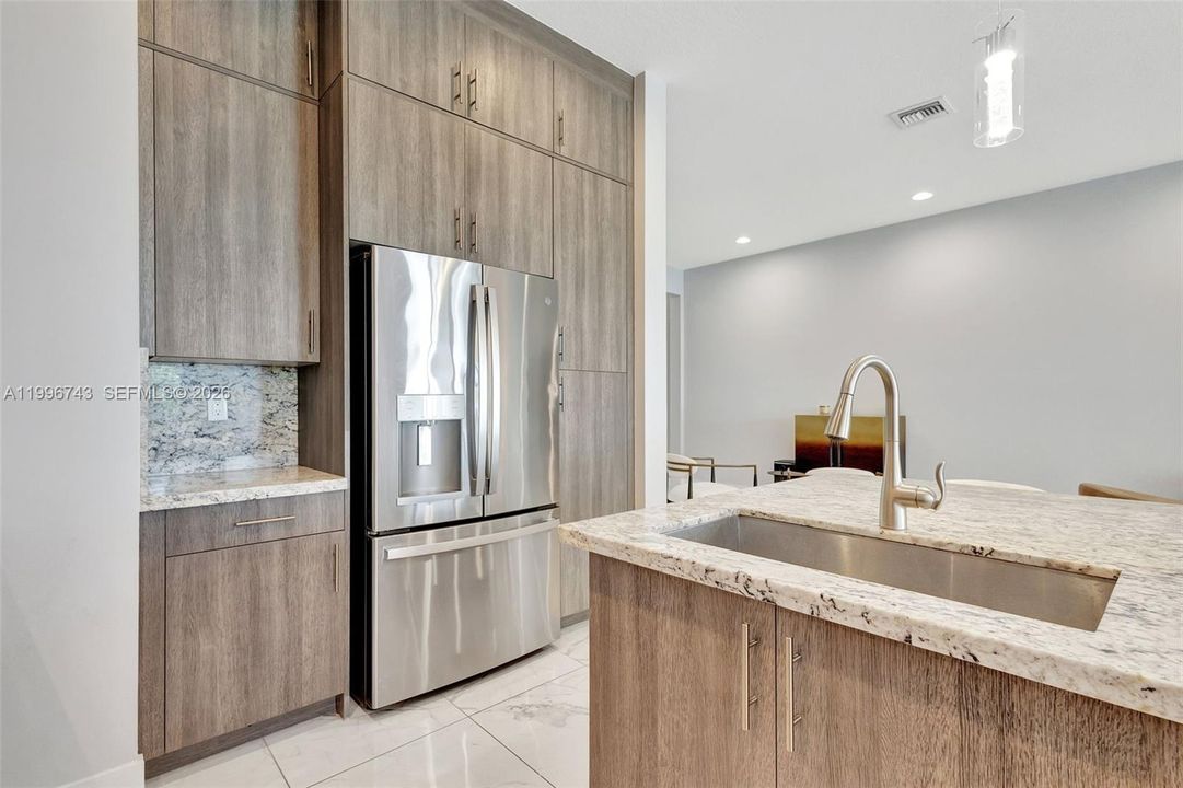 Recently Rented: $5,000 (3 beds, 2 baths, 2144 Square Feet)