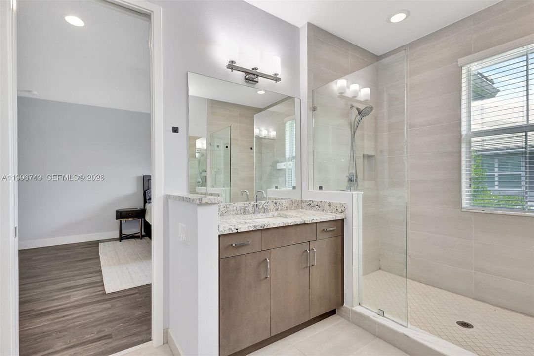 Recently Rented: $5,000 (3 beds, 2 baths, 2144 Square Feet)
