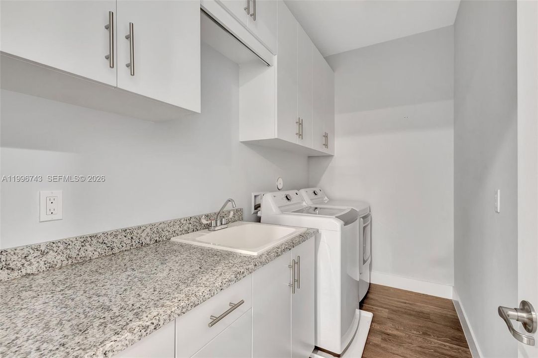 Recently Rented: $5,000 (3 beds, 2 baths, 2144 Square Feet)