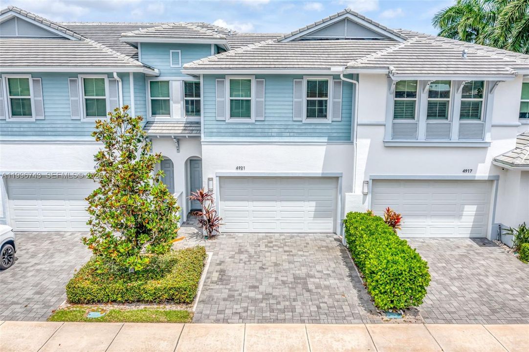 Recently Rented: $5,000 (3 beds, 2 baths, 2144 Square Feet)