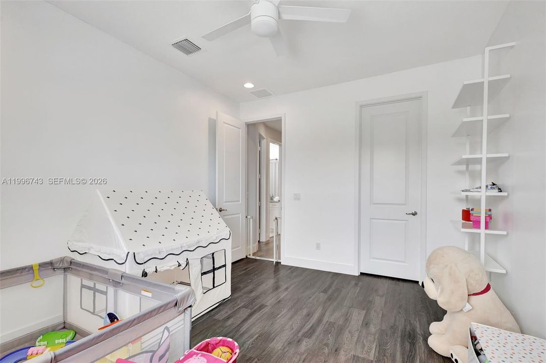 Recently Rented: $5,000 (3 beds, 2 baths, 2144 Square Feet)