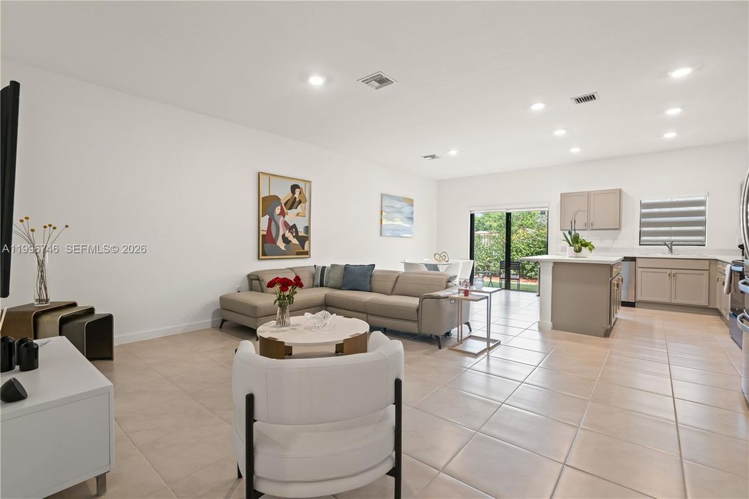 For Sale: $462,000 (3 beds, 2 baths, 1597 Square Feet)
