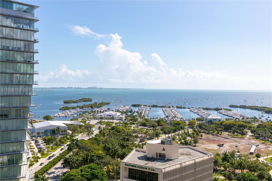 Active With Contract: $20,000 (3 beds, 3 baths, 2607 Square Feet)