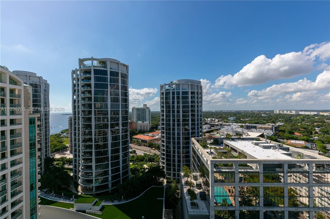 Active With Contract: $20,000 (3 beds, 3 baths, 2607 Square Feet)