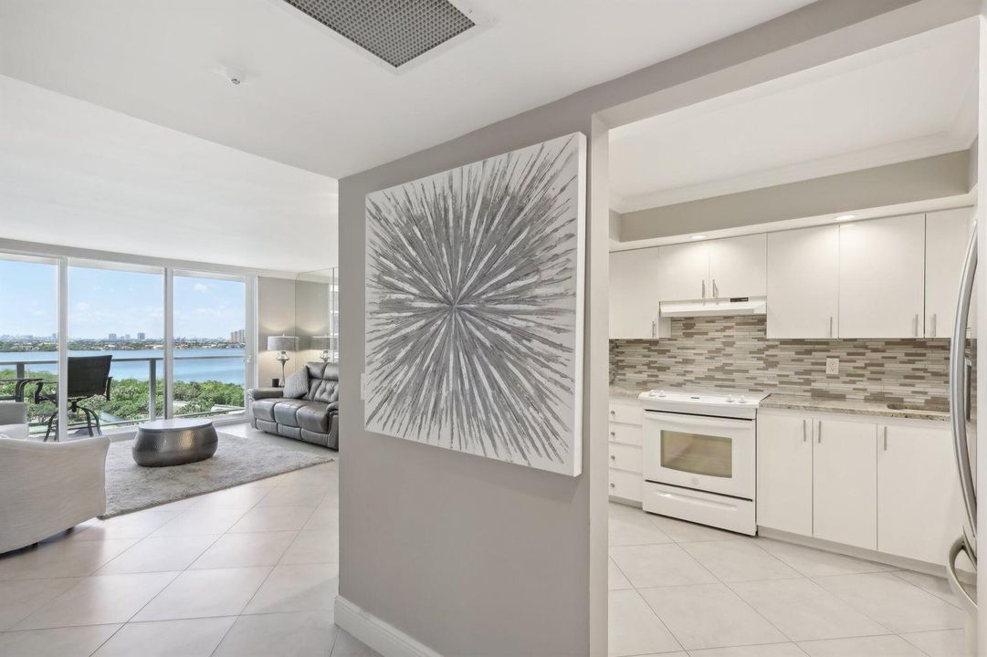 20-web-or-mls-N Ocean Dr 903-020