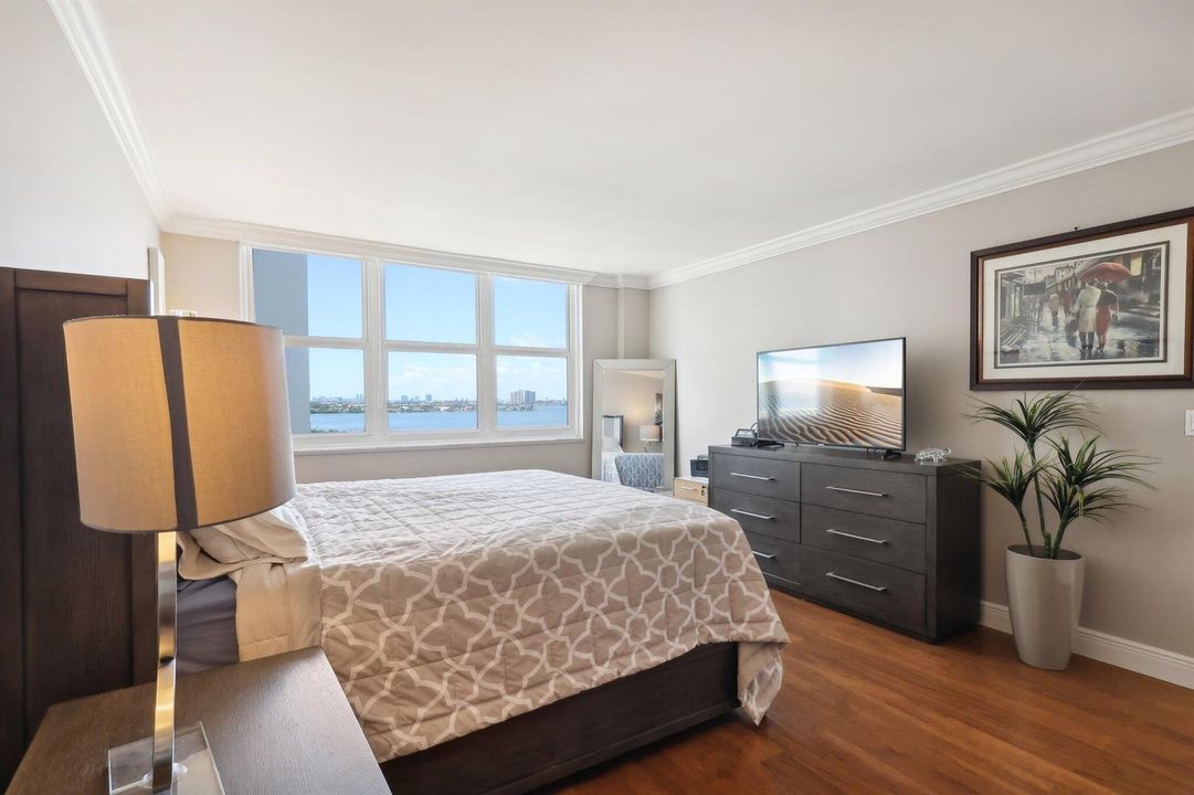 26-web-or-mls-N Ocean Dr 903-026