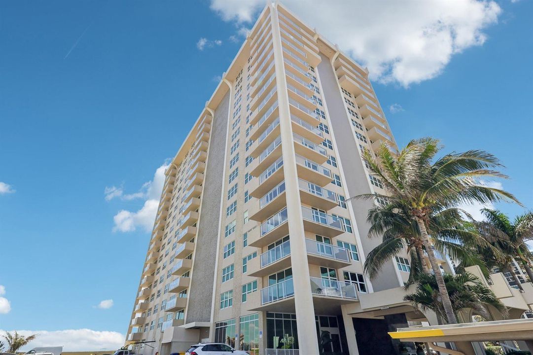 4-web-or-mls-N Ocean Dr 903-004