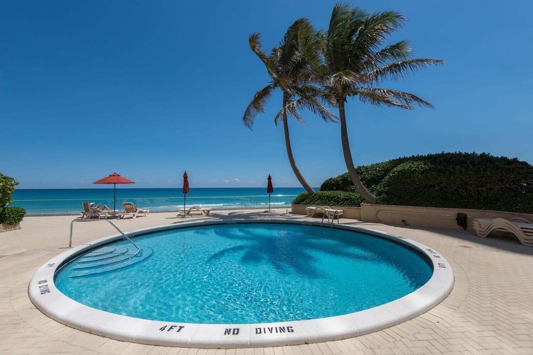 Aquarius_Pool