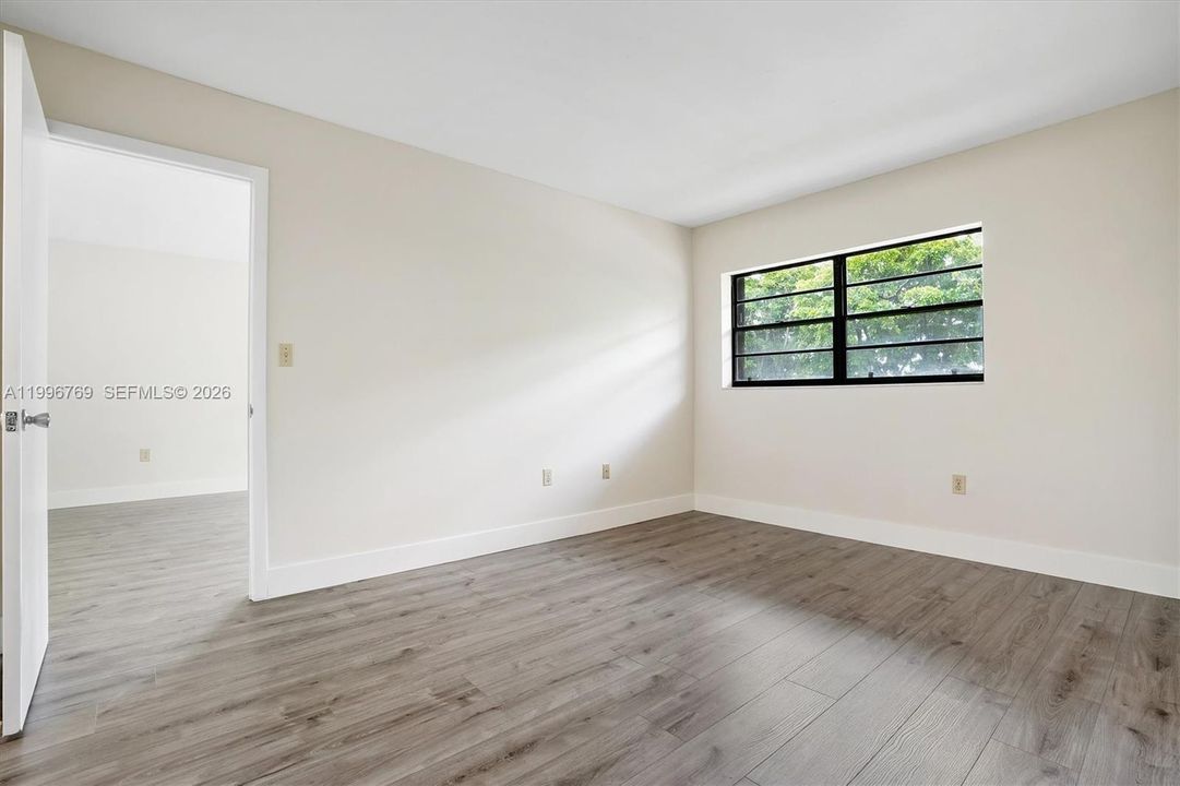 Active With Contract: $315,000 (2 beds, 2 baths, 893 Square Feet)