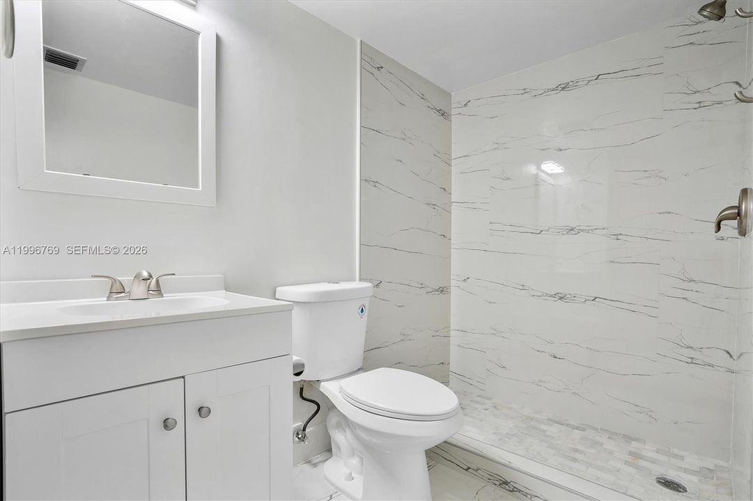 Active With Contract: $315,000 (2 beds, 2 baths, 893 Square Feet)