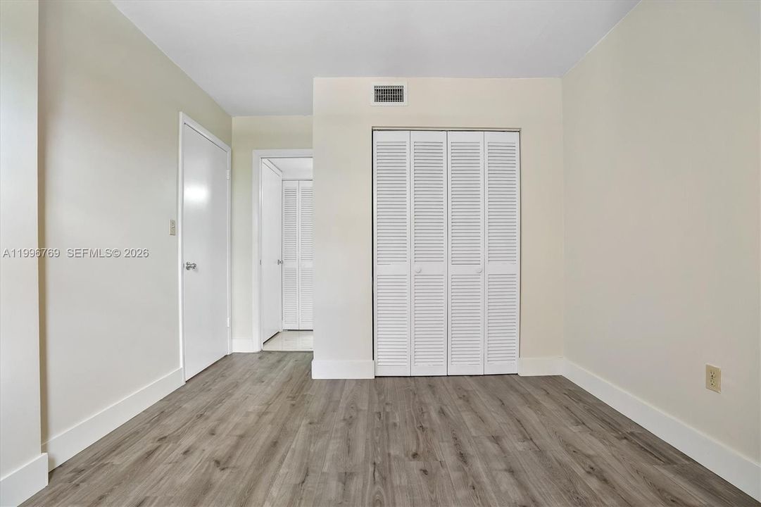 Active With Contract: $315,000 (2 beds, 2 baths, 893 Square Feet)
