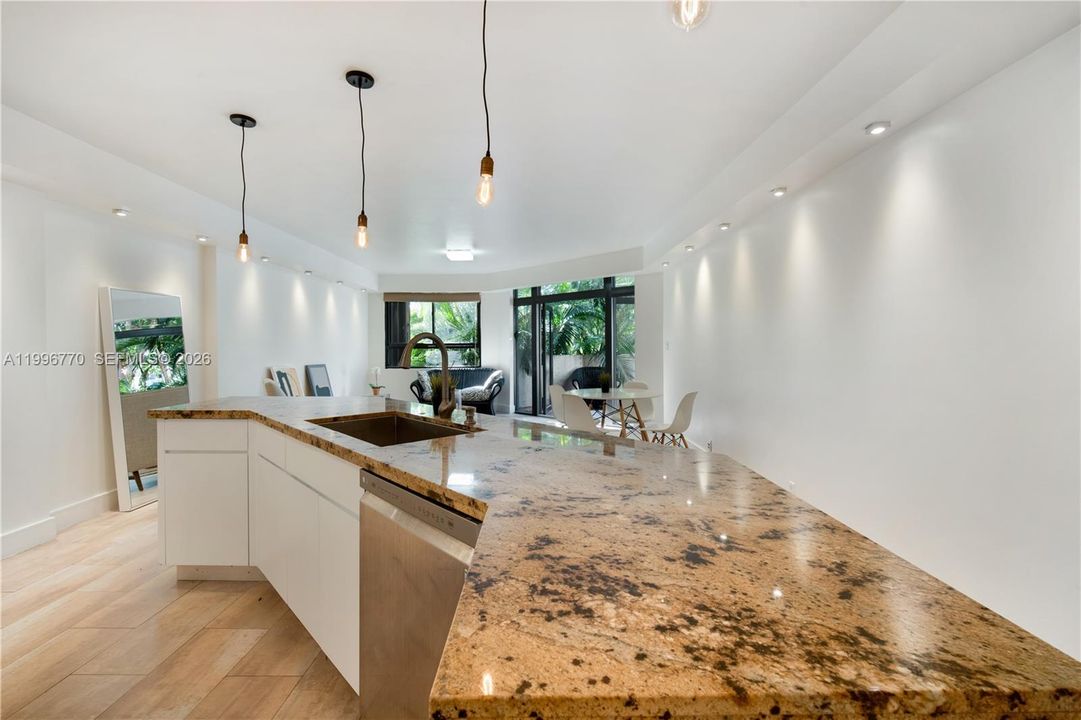 Active With Contract: $6,500 (2 beds, 2 baths, 1720 Square Feet)