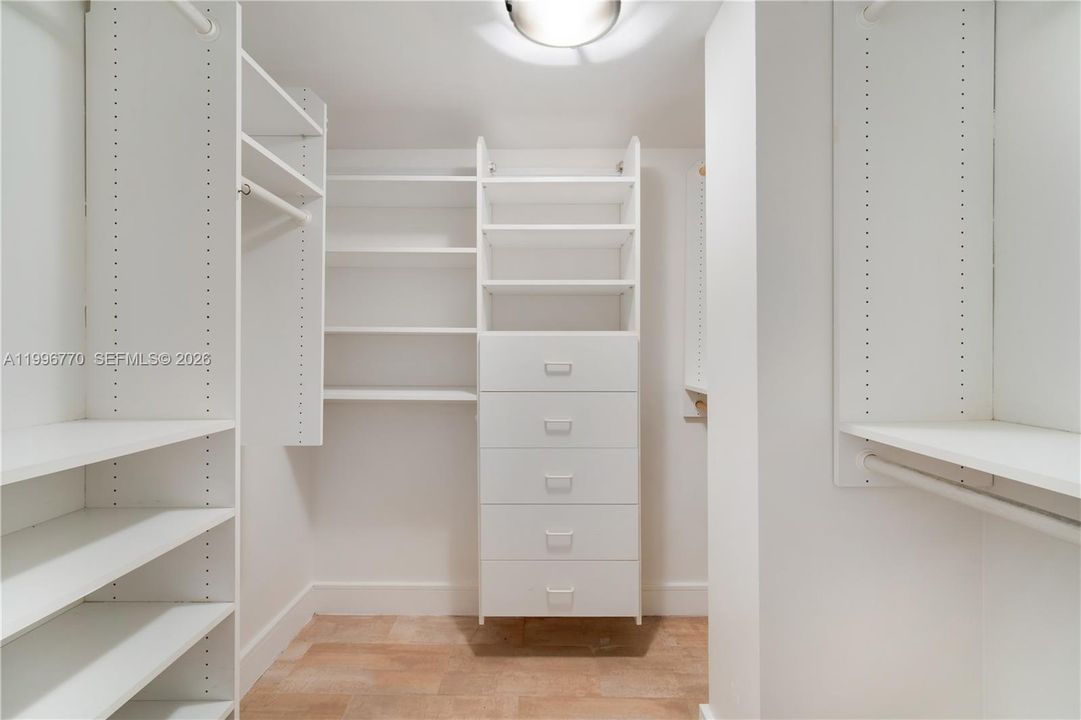 Active With Contract: $6,500 (2 beds, 2 baths, 1720 Square Feet)