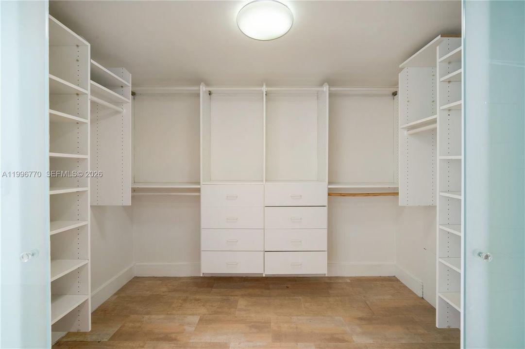 Active With Contract: $6,500 (2 beds, 2 baths, 1720 Square Feet)