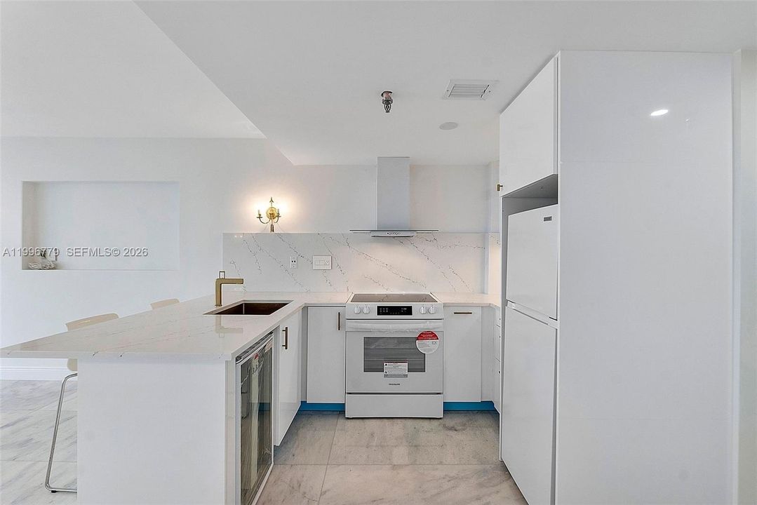 En Venta: $320,000 (0 camas, 1 baños, 370 Pies cuadrados)