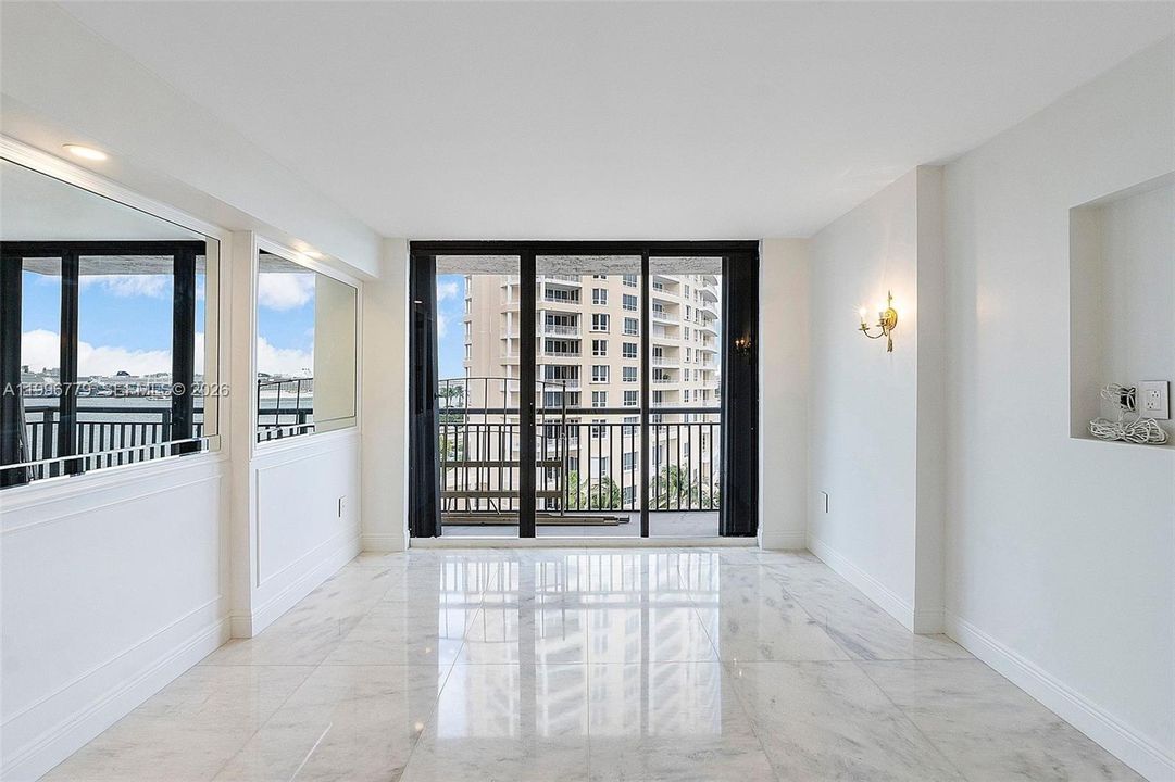 En Venta: $320,000 (0 camas, 1 baños, 370 Pies cuadrados)