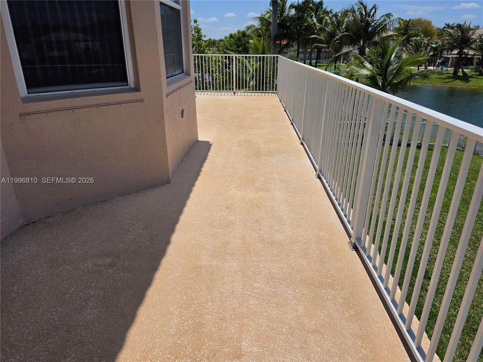 Left view in the Balcony outside of M/bedroom