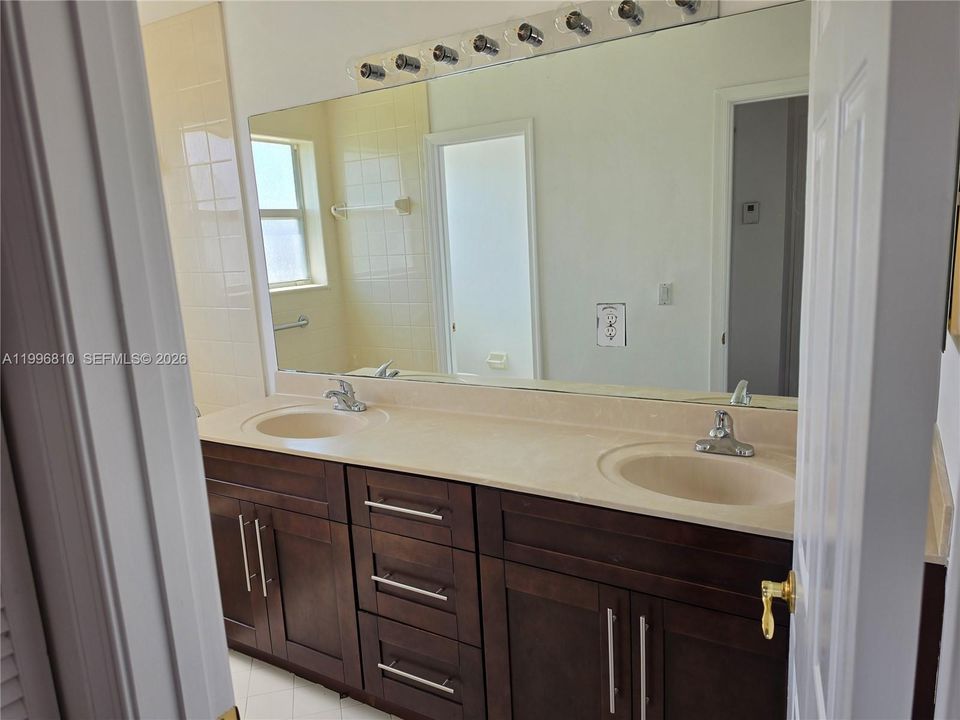 2nd bathroom upstairs